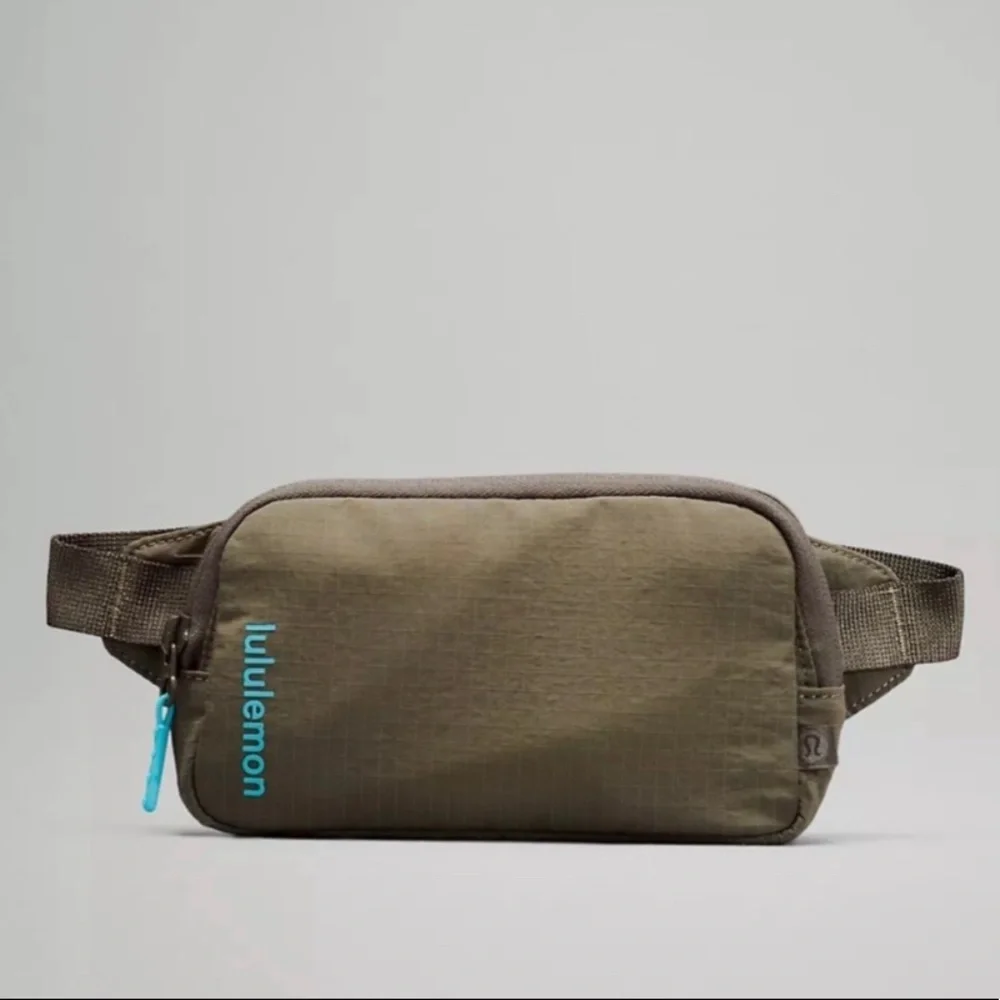 Lululemon mini belt bag - Picture 1 of 4